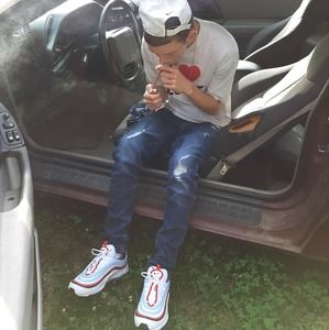 Meet your Posher, Derek